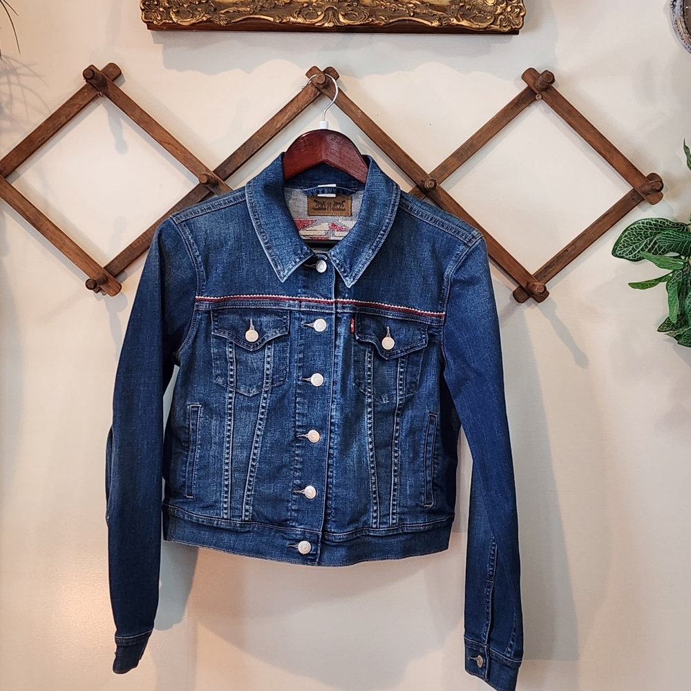 Levis Womens Jean Jacket Size L Denim Trucker Aztec Embroidered Western EUC - Picture 3 of 11